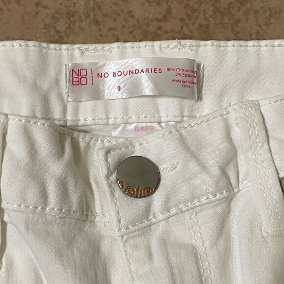 💚 A4 No boundaries white stretch jeans juniors size 9 - Picture 4 of 7